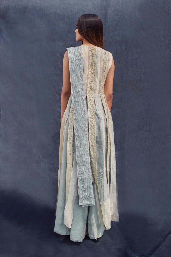 Panelled Kurta Set With Textured Dupatta