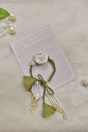 Floral bracelet